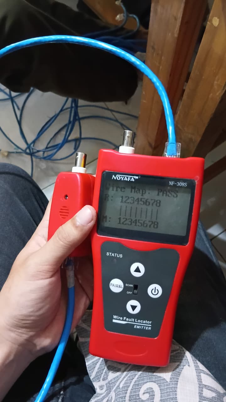 Pengujian patchcord dengan LAN tester